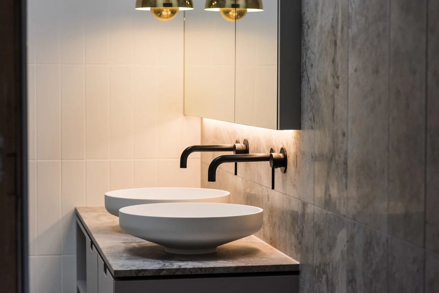 ROUND WALL MIXER