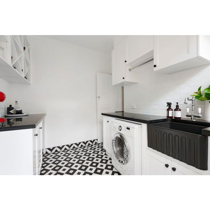 Turner Hastings Novi 50 x 46 Black Fine Fireclay Butler Sink